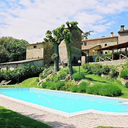 Superb Holiday Home With Swimming Pool *